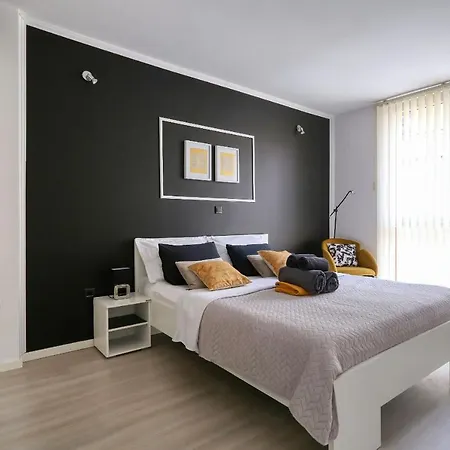 Cardo Apartment