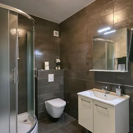 Cardo Apartment *